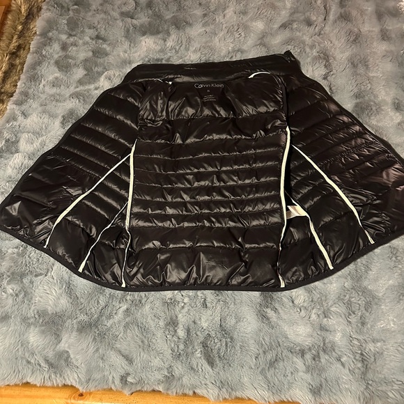 Women’s Calvin Klein Black Quilted Down Vest XL - Picture 3 of 6